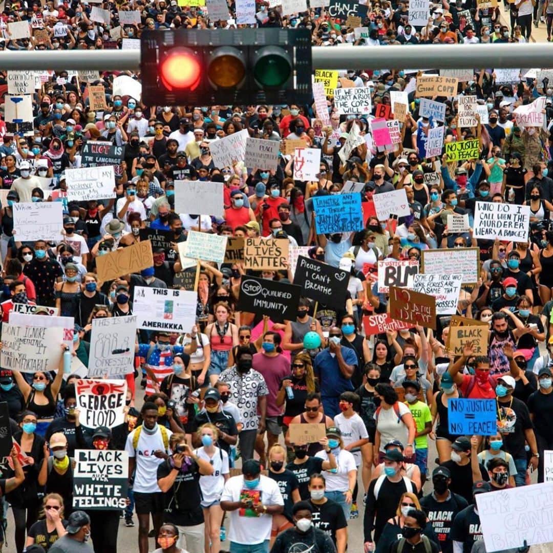 ファニー・リックマンのインスタグラム：「Speaking out against white supremacy and race-based violence does not make you anti-white, anti-police, right or left. It makes you pro justice. Pro black life. Pro accountability and pro racial equality.  Caring about a life of another is Not political, it’s HUMAN. - Shannon griffin #blm」