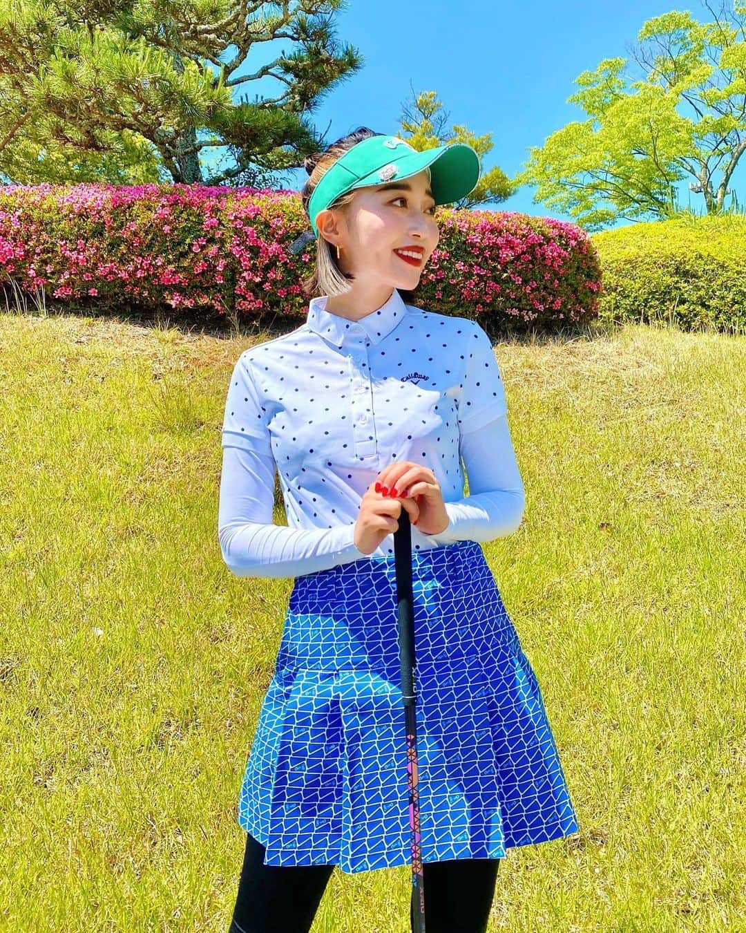 のインスタグラム：「GOLF DAY🏌️‍♀️ 今日のウェアは全身おにゅ〜　@callawayapparel_japan 🤍 梅雨入り前の最高の天気 ゴルフ日和だった☺️☀️ #golf#fashion#ゴルフ #ゴルフウェア#ゴルフ女子 #ゴルフコーデ#キャロウェイ  #callaway#callawaygolf」