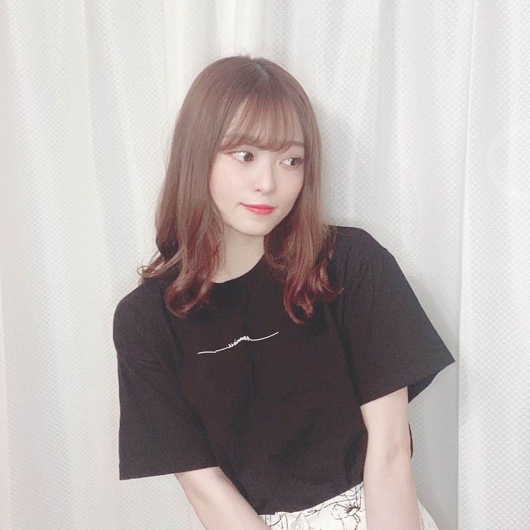 Vannie Officialさんのインスタグラム写真 - (Vannie OfficialInstagram)「⠀ VANNIE UオリジナルロゴのTシャツがついに登場‼ ⠀ ⠀ 定番で使えるシンプルなデザインで、ワンピースなどのインナーとしてもオススメ◎ ⠀ ⠀ 華奢なラインロゴでさりげなくVANNIEをアピールできちゃう⸜❤︎⸝‍ ⠀ ⠀ ●ラインロゴTee/2,200+tax ⠀ ⠀ ⠀ #vannie_u#ヴァニーユー #ZOZOでしか買えない⠀⠀ お問い合わせはコメントまたはDMまでご連絡ください‪‪☺︎‬」6月8日 21時02分 - vannie__u