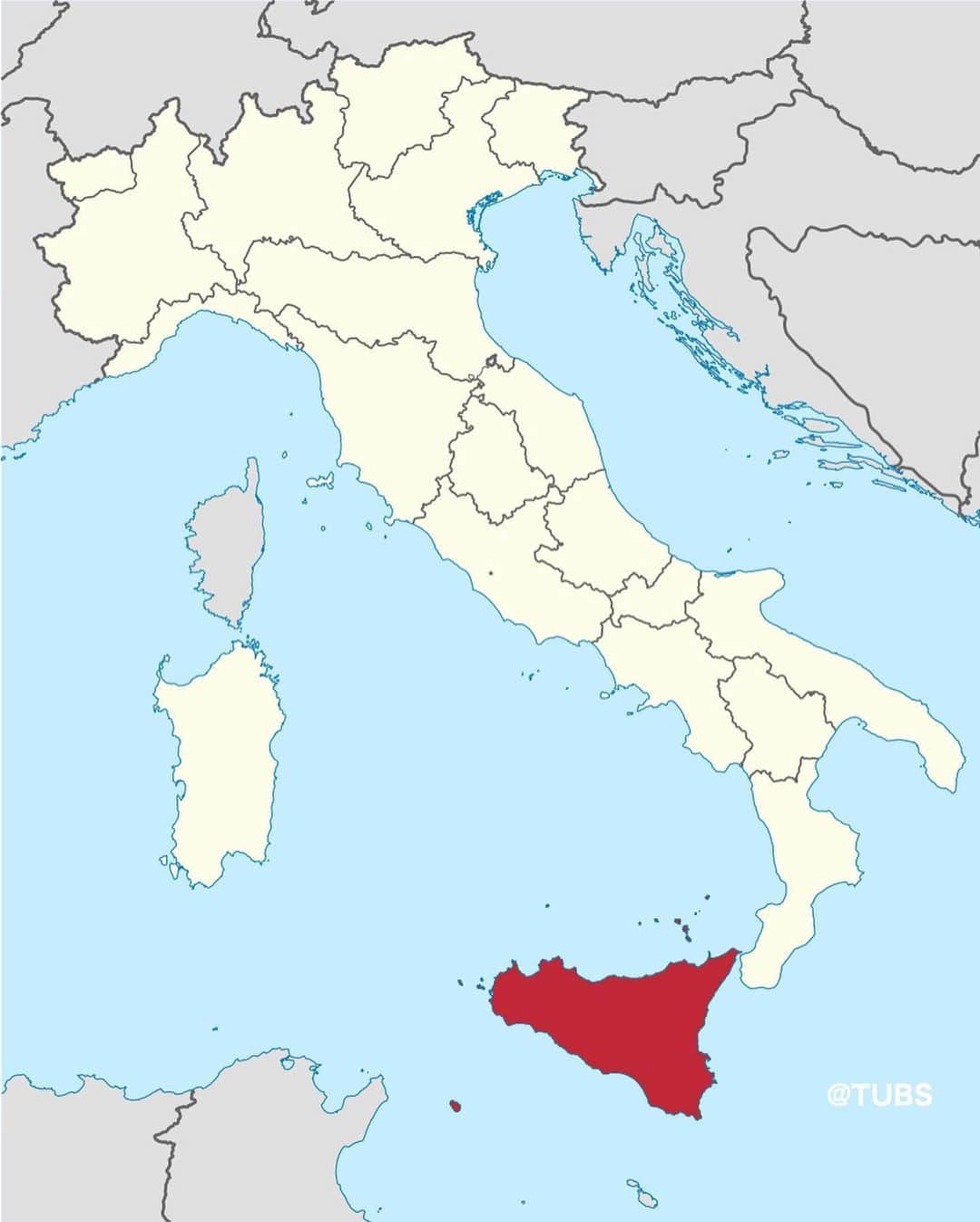 ヤミーさんのインスタグラム写真 - (ヤミーInstagram)「6月のレッスンメニューは⁣ 「初夏のシチリア料理」！！⁣ ⁣ シチリアは、地中海のほぼ真ん中に位置し、東西文化の交差点、地中海の十字路として栄えてきました。⁣ ⁣ 古代ギリシャ、アラブ、ビザンチン、ノルマン、スペインなど様々な支配をへて、イタリアに編入。⁣ イタリア半島とはまた違った、独特の食文化を形成しています。⁣ ⁣ ですが、味付けはシンプルで素朴。⁣ シチリアらしい料理のコツと共に、これからの梅雨や暑い時季に食欲がすすむ4品をレッスンします。⁣ ⁣ 【6月のメニュー】⁣ ・なすの甘酢煮、カポナータ⁣ ・いわしのパスタ⁣ ・シチリア風ミートローフ、ファルスマーグル⁣ ・カッサータ風アイスケーキ⁣ ⁣ ⁣ ⁣ ただいま、新規ご入会いただけるのは、⁣ “オンライン版ヤミーズクッキングスタジオ”⁣ のみになります。⁣ ⁣ オンライン版は、いつのタイミングで入っていただいても、今月のメニュー全て&調理のコツ、アレンジメニューが学べますので、ご安心ください！⁣ ⁣ 何度でも見返せる動画とテキスト、チャットによるレッスンです。⁣ ⁣ ご質問や雑談も随時受け付けていて、最近盛り上がったのは、梅仕事について。 梅酒で残った梅の使い道どうしてる？⁣ 梅酢の活用方法って？⁣ などなど。⁣ ⁣ ちょっとした調理の疑問も解決しますよ！⁣ ⁣ ⁣ ⁣#募集中です  #ヤミー#料理教室#cookingclass⁣ #オンライン料理教室#onlinecookingclass  #ヤミーズクッキングスタジオ#yummyscookingstudio ⁣ #シチリア料理#イタリア料理#簡単レシピ」6月8日 21時04分 - ym_3stepcooking
