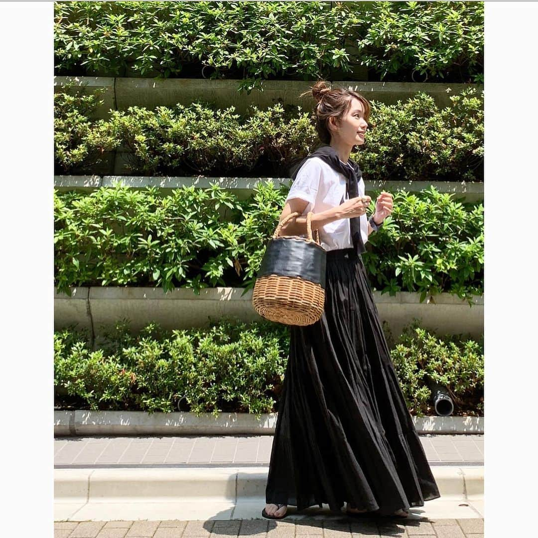 武藤京子さんのインスタグラム写真 - (武藤京子Instagram)「* * 先日のお洋服 * 「スポーツもの」は モノトーンで😊 * #ootd  #Tシャツ #nike #ナイキ  #スカート #unitedarrows #ユナイテッドアローズ  #バッグ #elendeek #エレンディーク  #靴 #havaianas #ハワイアナス  #アメブロ更新しました  #STORYブログ更新しました」6月8日 21時15分 - kyokomuto0628