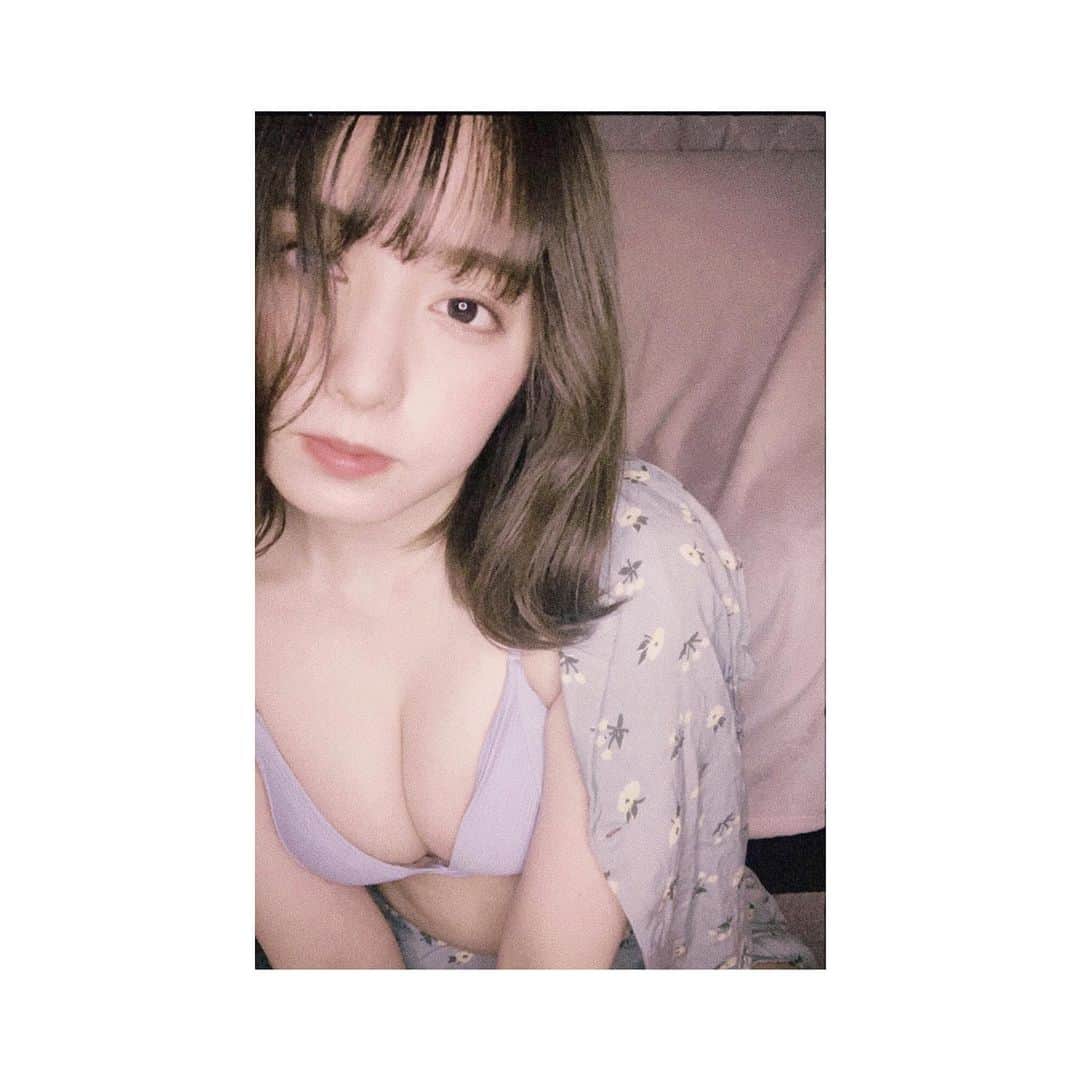 前田美里のインスタグラム：「お家ノスタルジック。 (#おうちグラビア )久々に水着着た。 . #おうち時間 #stayhome #水着 #グラビア #gravure #👙 #bikini #film #film_jp #写真好きな人と繋がりたい #ヲタク #日向坂46 #欅坂46 #japanesegirl #follow #followme #instalike」