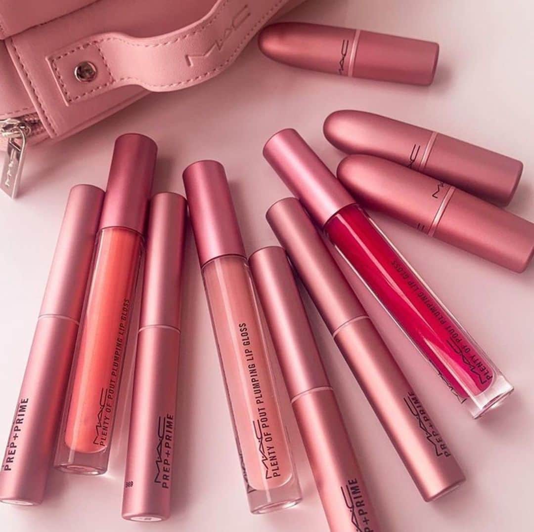 M∙A∙C Cosmetics Japanのインスタグラム：「【本日M･A･C公式ショップ 楽天市場店再入荷】 #MACペタルパワー コレクションが公式オンラインショップと公式ショップ 楽天市場店に再入荷中✨ ㅤ 肌色やアイメイクを選ばずデイリーに使えるピンクリップ🌸 ナチュラルな血色感を唇に添えて、ヘルシーでメリハリのある表情に✨ ㅤㅤ #MACPetalPower#MACCosmeticsJapan#MACCosmetics#MAC#MACコスメ#メイク好き#デパコス#新作コスメ#限定コスメ#春メイク#血色感#血色メイク#抜け感メイク#抜け感#コスメ記録#コスメマニア#艶肌メイク#マックコスメ#リップメイク #MACリップ #ピンクリップ #ピンクメイク」