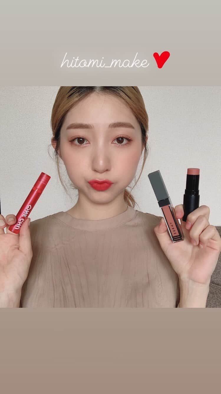 松尾 瞳のインスタグラム：「. . このメイク動画、 インスタにも載せて〜！ってみんな言ってくれてたので、、遅くなりましたが💁🏼‍♀️💄 . すこしオルチャン風かな💁🏼‍♀️ . ✔︎ 動画内の使用コスメ アイシャドウ / THREE ウイスパーグロスフォーアイ 04  アイライン / MAYBELLINE ハイパーシャープライナー BR-2 マスカラ / UZU モテマスカラ NATURAL3(ブラウン) チーク / Celvokeカムフィースティックブラッシュ 03 リップ / CHICA Y CHICO BLUR VELVET TINT 02 ハイライト / THREE シマリンググローデュオ 01 . #hitomi_make #メイク #コスメ #韓国コスメ #オルチャンメイク #赤リップ #ティントリップ #デパコス #メイク動画」