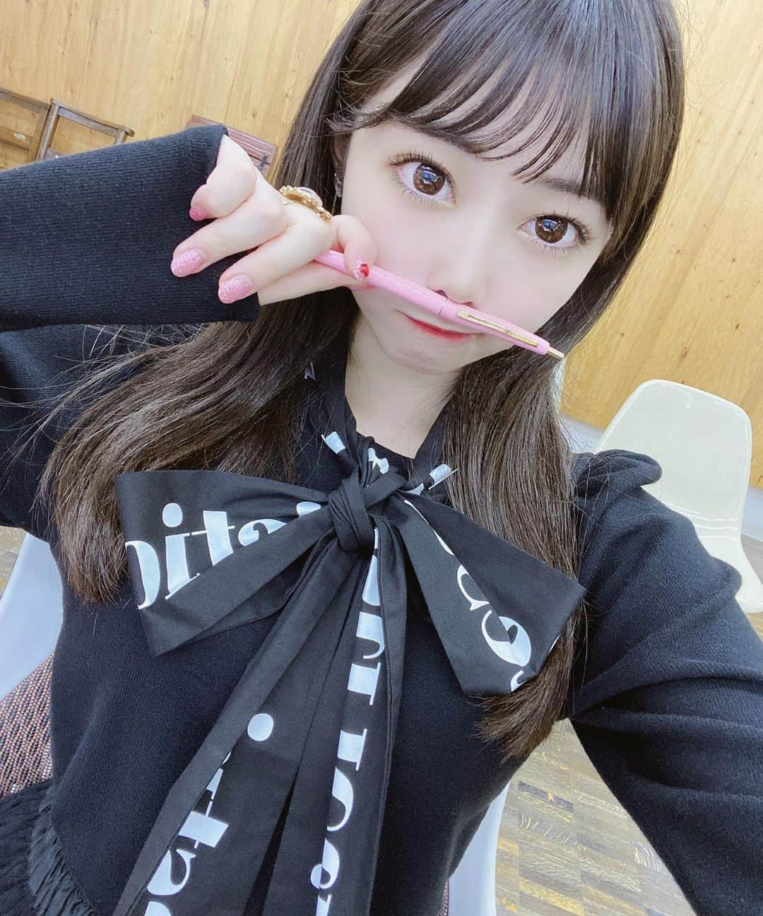  小浜桃奈さんのインスタグラム写真 - ( 小浜桃奈Instagram)「. 以前、エマリー編集部で募集した「JKライター」「JKプロデューサー」ですが正式に活動メンバーが決定しました🎉 そして4日間に渡って行われた「JKライター」の面接ですが、実は面接官？として私も参加させて頂きました🙇‍♀️色々な方と貴重なお話ができてとても楽しかったです🥺沢山のご応募ありがとうございました🙇‍♀️」6月8日 21時35分 - momona_kohama