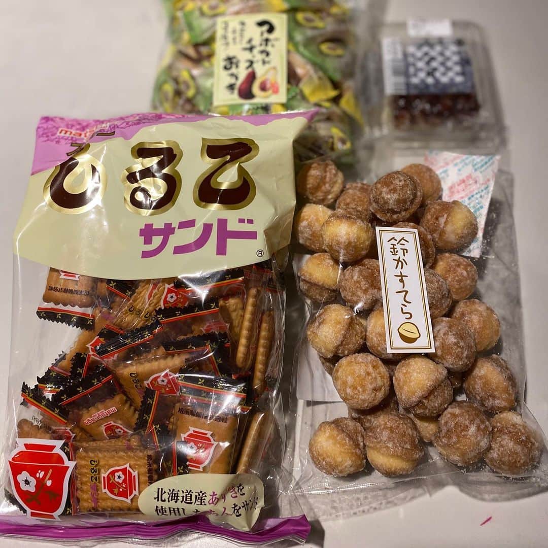 宮川大輔さんのインスタグラム写真 - (宮川大輔Instagram)「#今日買ったお菓子 #今日のチョイス #ナイスチョイス！ #お茶🍵いれよ！ #懐かしい #アボカド🥑のは初めてやわ。」6月8日 21時31分 - miyagawadai