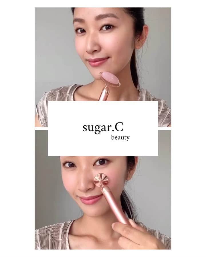 恵里花のインスタグラム：「普段から愛用している﻿ @sugar_c_beauty の天然石ローラーから﻿ 電動2WAYタイプが発売され﻿ 今回も使い方動画の モデルをやらせていただきました♡﻿ ﻿ 動画ではまた合いの手をちょくちょく﻿ いれさせてもらっています🙋🏻‍♀️笑﻿ ﻿ 自分へはもちろん家族や友達の﻿ プレゼントに是非おすすめ👍🏼🎁﻿ ﻿ 詳しくは公式インスタをチェックしてね！﻿ ﻿ 今年も#sugarcbeauty で﻿ 女子力を上げていきましょう💖🎵 ﻿ ﻿ 🏷 @sugar_c_beauty @papaiya_girl ﻿ ﻿ #天然石ローラー﻿ #フリーランスモデル﻿ #フリーモデル」