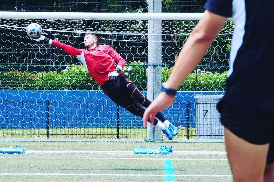 SC相模原さんのインスタグラム写真 - (SC相模原Instagram)「today's GK training🙌⚽️ #ビクトル #三浦基瑛 #原田岳 #SC相模原」6月8日 22時00分 - s.c.sagamihara_players