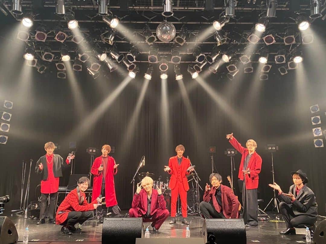 のインスタグラム：「久しぶりに8人でのLIVE！ありがとう！ #live #music #オンライン #8人 #Collars」
