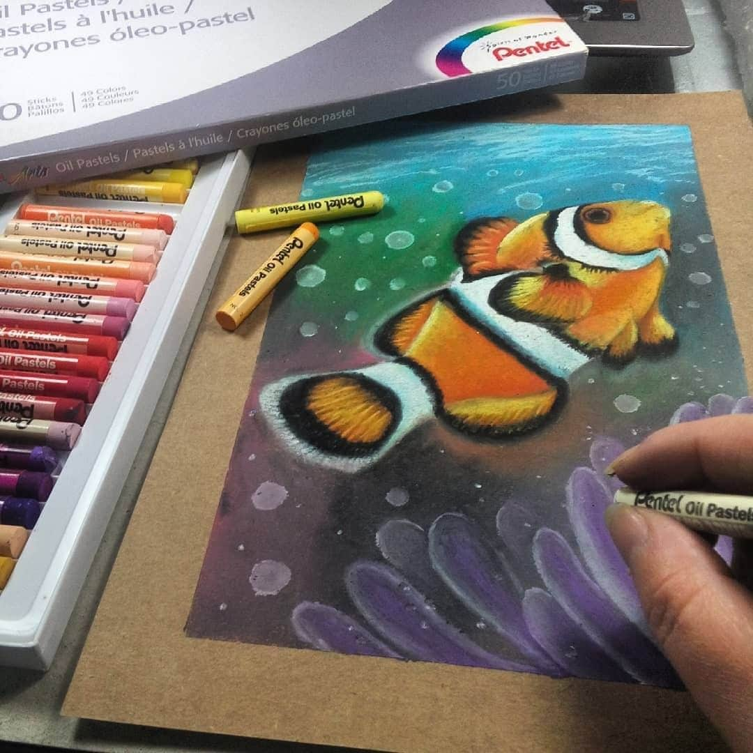 Pentel Canadaさんのインスタグラム写真 - (Pentel CanadaInstagram)「📷 Created by: @sollamy⁠ 🖊 Product: Oil Pastels / PHN⁠ 👉Follow and tag @pentelcanada for a chance to be featured!⁠ .⁣⁠ .⁣⁠ .⁣⁠ #pentel #pentelcanada #artistoninstagram #worldofartists #art_spotlight #art_worldly #art #artwork #artnerd #artist #artshelp #arts_help #instart #oilpastel #oilpastels #oilpasteldrawing #oilpastelart #pastel #pastelart #crayondrawing #crayon #crayonart #fishart #fishdrawing」6月8日 22時00分 - pentelcanada