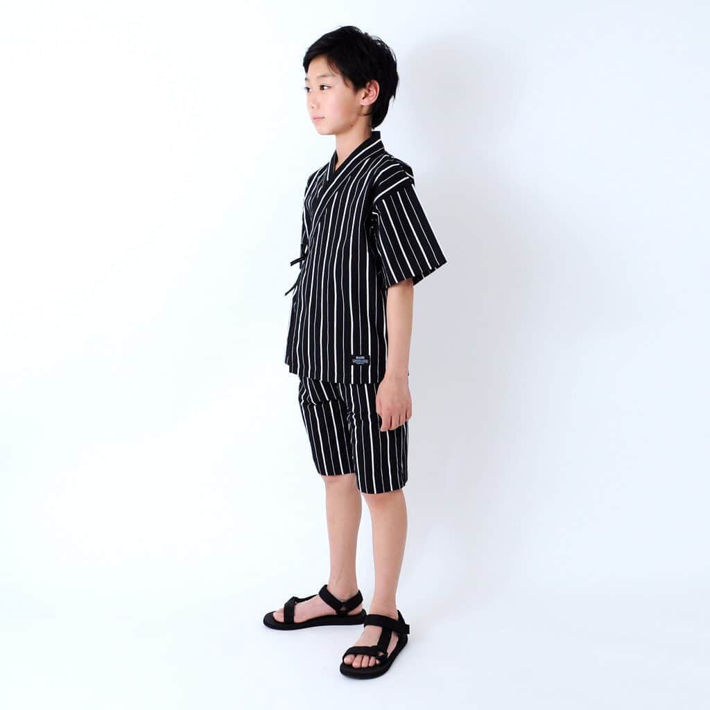 GLAZOSのインスタグラム：「. Summer recommended items . #GLAZOS の夏アイテム 多数ご用意しております◎ . 今夏はプチプラTや 夏素材のボトムなどなど 季節感のあるアイテムで取り揃えております♩ . ぜひ気になるアイテム チェックしてみてください～ . #boy #kids #fashion #summer #小学生 #中学生 #wear #男の子 #ボーイズファッション #コーデ #プチプラ #Tshirts #tops #new #新作 #ハーフパンツ #halfpants」