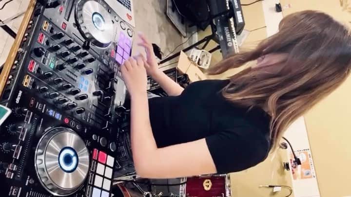 えまぽち(穂波エマ)のインスタグラム：「😂」