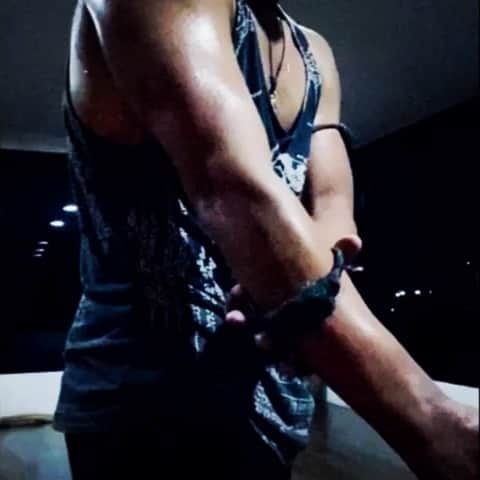 トニー・ジャーのインスタグラム：「Mae Mai Muay Thai port 15.  1.switch the tooth fish.2. dip paksa rang3. Java hurl Spears.4. a dagger stab inao5. yo sumeru6. Ta Thon to prop up a pod.7. Mon master yan8. lukthoi embroidery9. the crocodile tail slapping10. broken Turkey iyara11. twisted white tail.12. wirunhok back13. fire chawala14. the legend of the giant monkey grip15. broken neck include:」