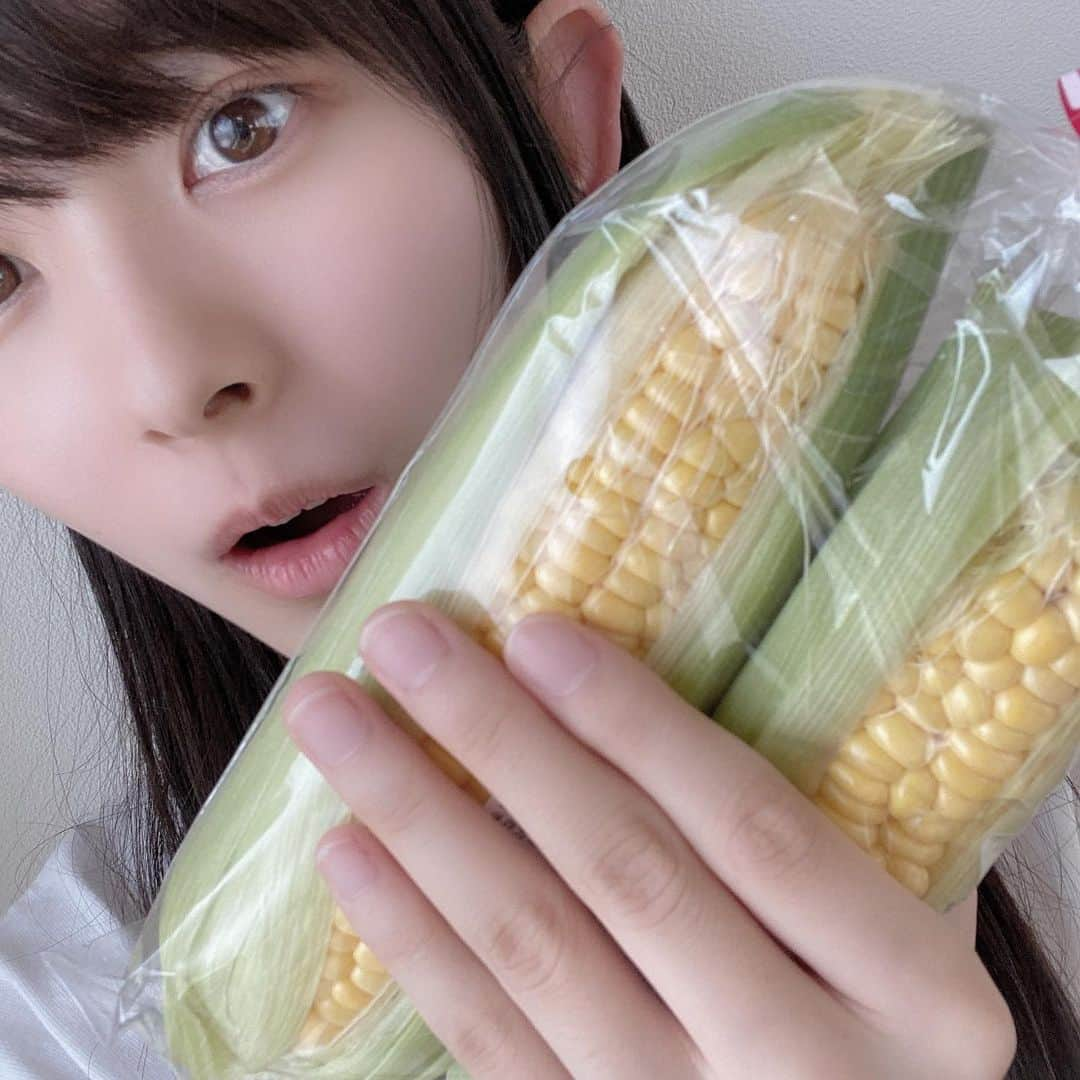 瀬田さくらさんのインスタグラム写真 - (瀬田さくらInstagram)「とうもころし〜！！🌽 激甘でびっくりした！！毎日おやつで1本食べたいくらい美味しかったです♪ 綺麗な紫陽花の花束も買いました💐 . #道の駅むなかた #宗像 #宗像市観光大使 #ばってん少女隊 #ばっしょー #瀬田さくら #ちゃん瀬田 #九州食文化愛好会会長」6月8日 22時22分 - seta_sakura_official