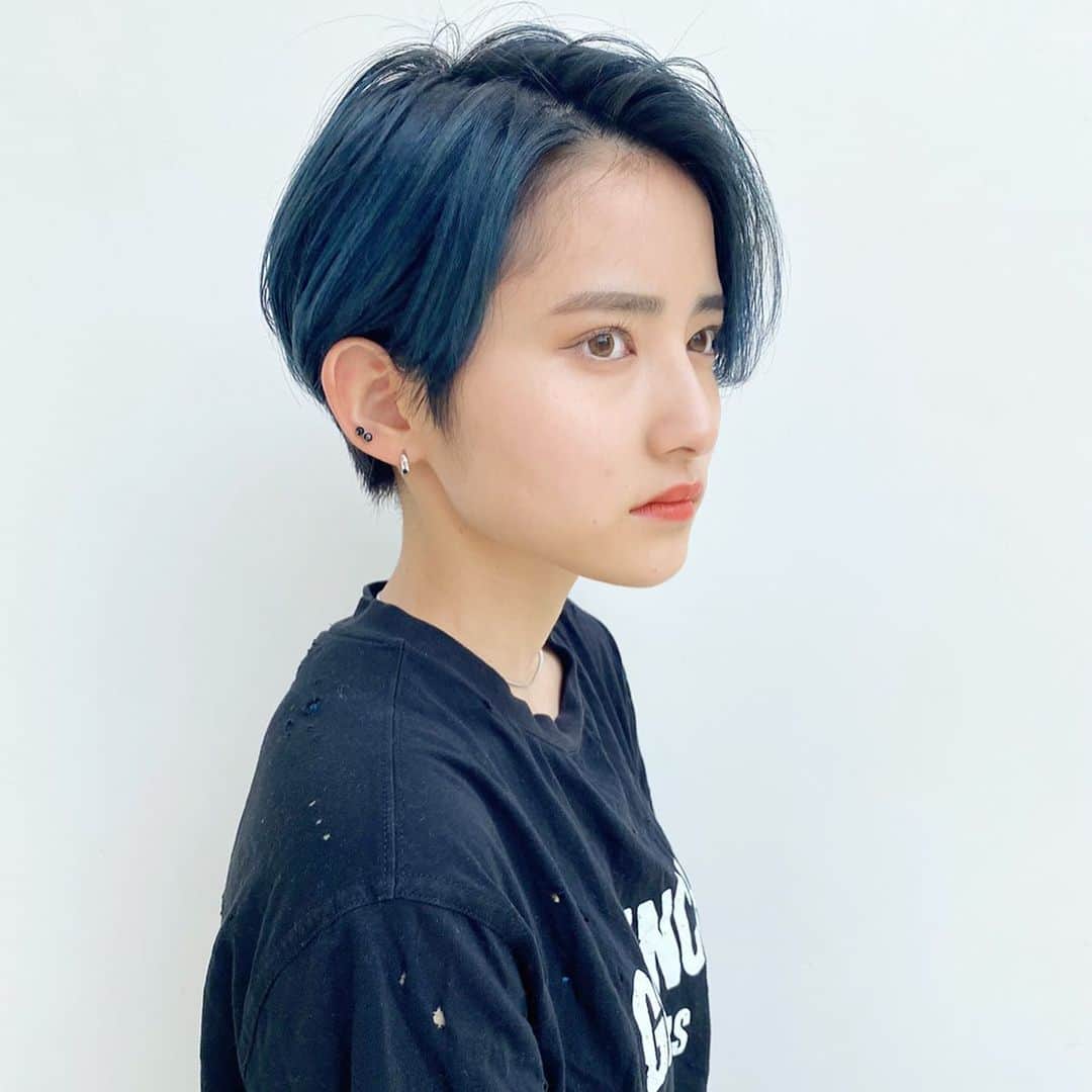 しばたあやなさんのインスタグラム写真 しばたあやなinstagram まおちゃんショート カットカラーこちらです ハンサム ショート女子 ハンサムショート 黒髪ショート 暗髪ショート ショートヘア 刈り上げショート 刈り上げショート女子 ベリーショート