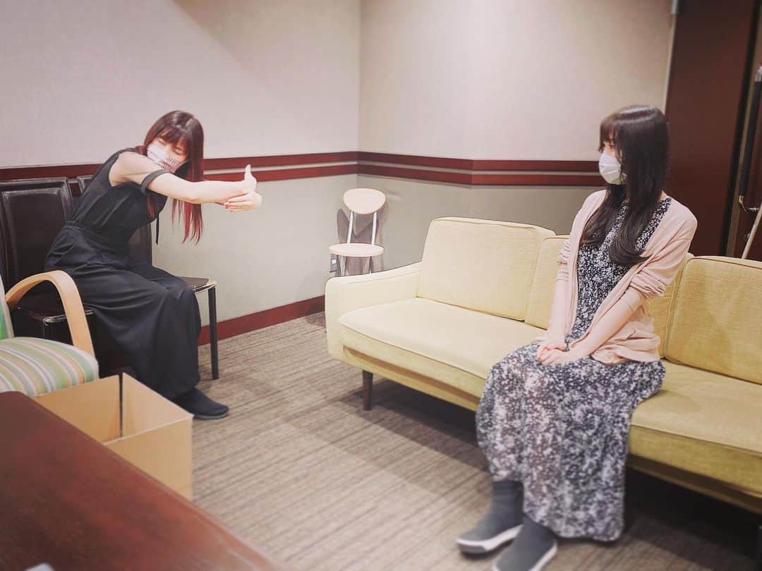 のインスタグラム：「. ３月ぶりのスタジオ作業、 いとしのてふっぺと入れ違いでした。  抱きしめたい気持ちと、 ソーシャルディスタンス  #ChouCho #てふさや  #換気いっぱいしたよ」