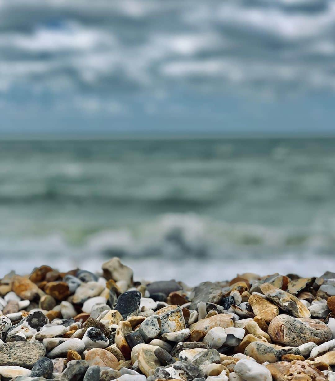 ポール・ブラックソーンさんのインスタグラム写真 - (ポール・ブラックソーンInstagram)「‪#WorldOceansDay one & all. This is a BIG one...the oceans are everything to us and they’re suffering big time. I took this pic on Saturday on a pebbly, windy, English beach. The sea air was invigorating and made me feel great, but we all know the reality of what lies beneath: pollution & overfishing... Please follow these folks to see just what we can do about it all. ‪#TOGETHERBAND‬ ‪@togetherbandofficial @unfoundation @unworldoceansday ‬ And see link in Bio. Thank you!」6月8日 22時31分 - paulblackthorne