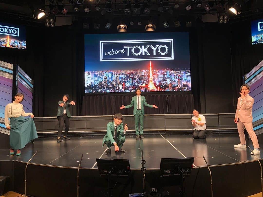 多田智佑のインスタグラム：「久しぶりの漫才！ 舞台！楽しかったなー！ 見てくれた方ありがとうございました！！ 早くお客さん入れてやりたいぜ！！ 『welcom TOKYO』インディアンス誘ってくれてありがとう！！ #トット #インディアンス #蛙亭 #よしもと無限大ホール」