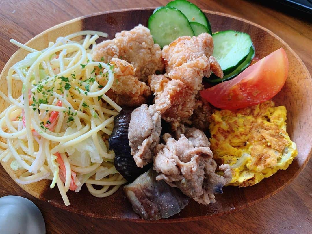 中村愛さんのインスタグラム写真 - (中村愛Instagram)「🍱♡ ・ ・ ・ 卵の切り方🥚相変わらず雑な中村愛です。w 最近のご飯たちです。 こんな時間にすみません。 あげる時間も雑。  #毎日義母弁当 #タッパー弁当  #雑村愛 #中村愛」6月8日 23時12分 - nakamuramura_ai