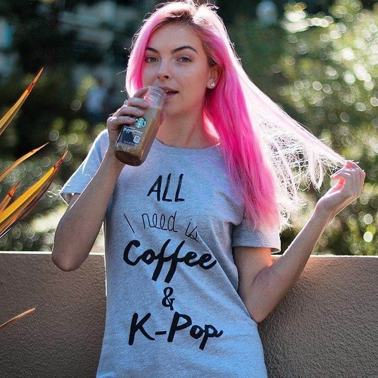 allkpopTHESHOPさんのインスタグラム写真 - (allkpopTHESHOPInstagram)「Little coffee and a lot of K-pop! 🇰🇷☕️ A perfect way to start your Monday  https://shop.allkpop.com/collections/best-sellers/products/coffee-k-pop-tee」6月8日 23時16分 - allkpoptheshop