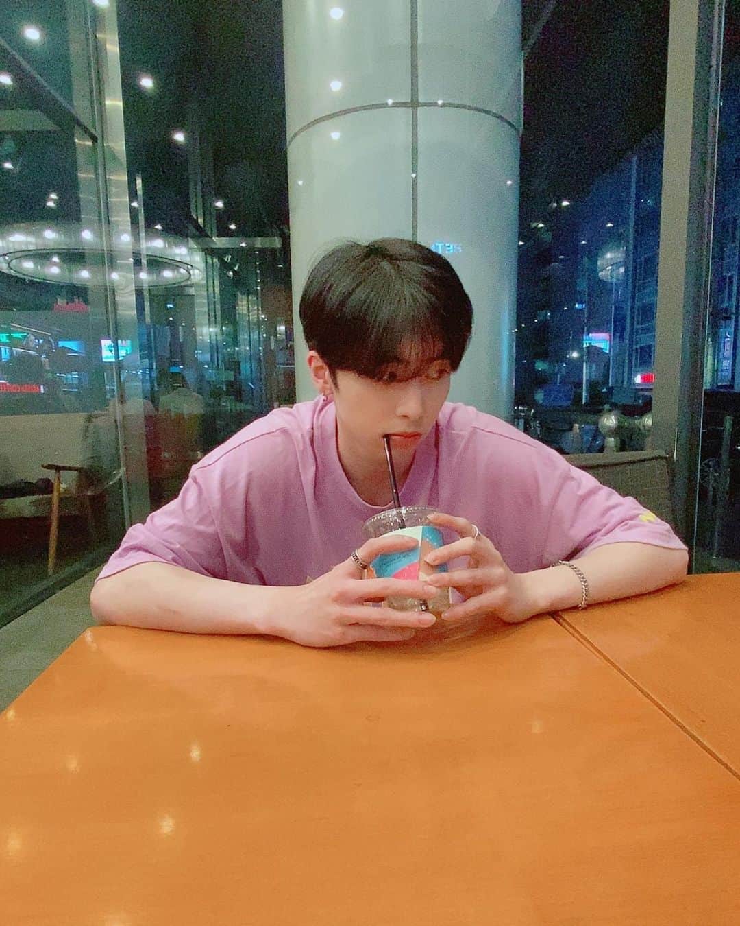 UP10TIONさんのインスタグラム写真 - (UP10TIONInstagram)「🍇 #샤오 #xiao」6月9日 0時06分 - u10t_official