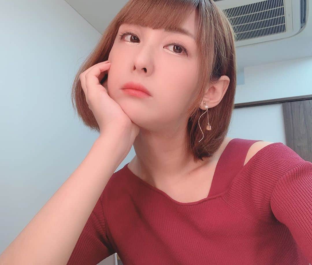 のインスタグラム：「つまんない」