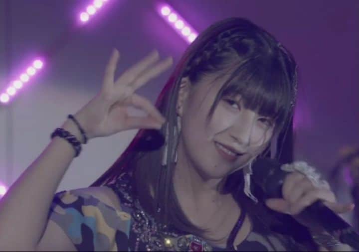 モーニング娘。'20のインスタグラム：「ㅡ . 🤏 . . #羽賀朱音 . .」