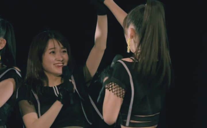 モーニング娘。'20のインスタグラム：「ㅡ . 💗まりちい🤍 . . #牧野真莉愛 #森戸知沙希 . .」