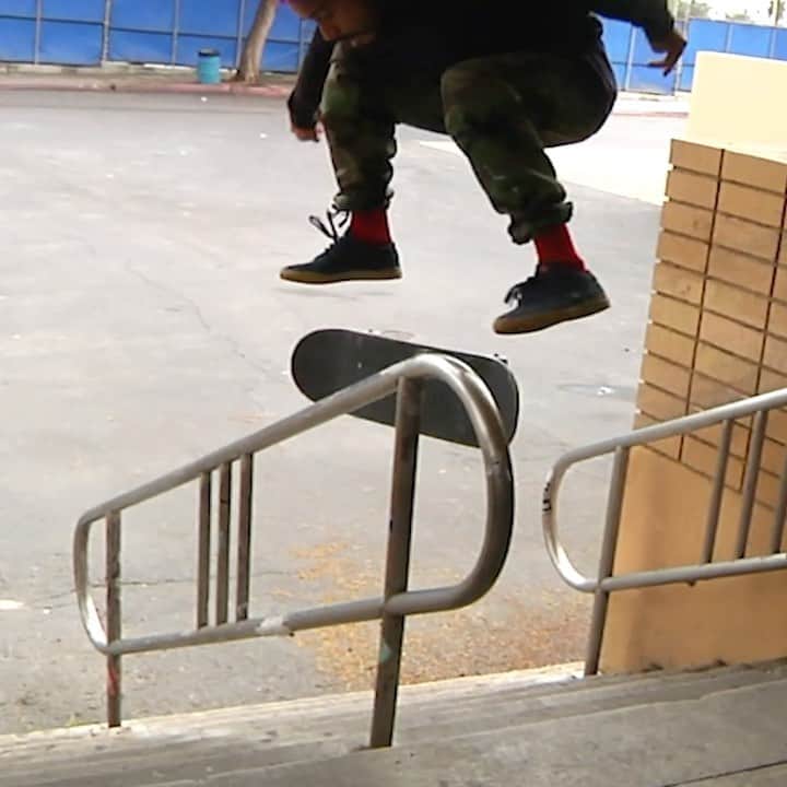 マニー・サンティアゴのインスタグラム：「Nollie Flip 50-50 from”JUNE 1st” Video Now Playing on my IGTV.」