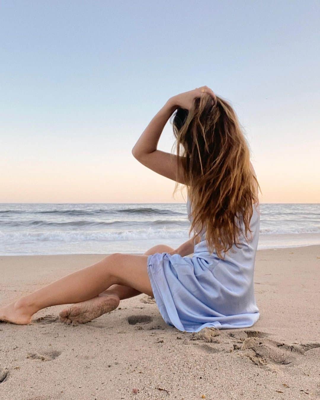 Marianna Hewittのインスタグラム：「today is #worldoceansday swipe for ways you can help to reduce, reuse and recycle ♻️ 🌊」