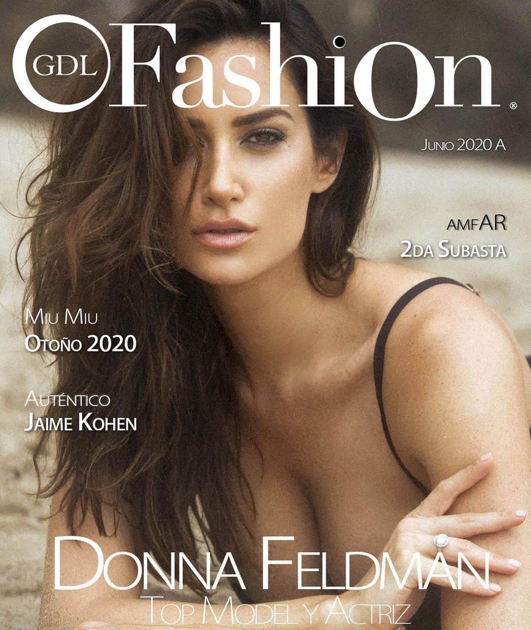 ドナ・フェルドマンのインスタグラム：「2020 has been a rollercoaster. Nothing like recharging your mind and soul with a #dayatthebeach . . Here is my newest #cover in #mexico shot in gorgeous #malibu @strawhat_productions @gdlfashion_ @amoressaswim @philippressjeweler @zara @giorgioarmani」