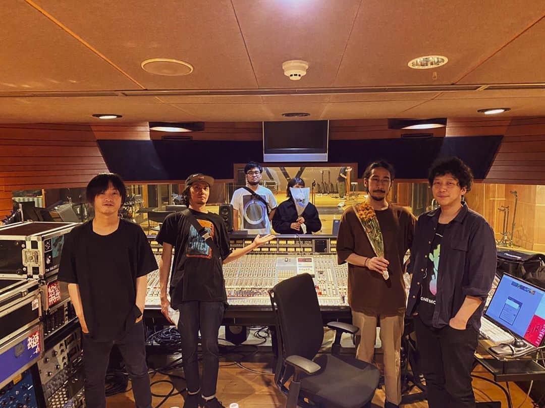 吉澤響のインスタグラム：「昨日今日とラブリーサマーちゃんのレコーディング。 とてもいい感じで終えることができました！ 個人的にもいろんな試みをして、新しい音になりました。 レコーディング楽しい。。」