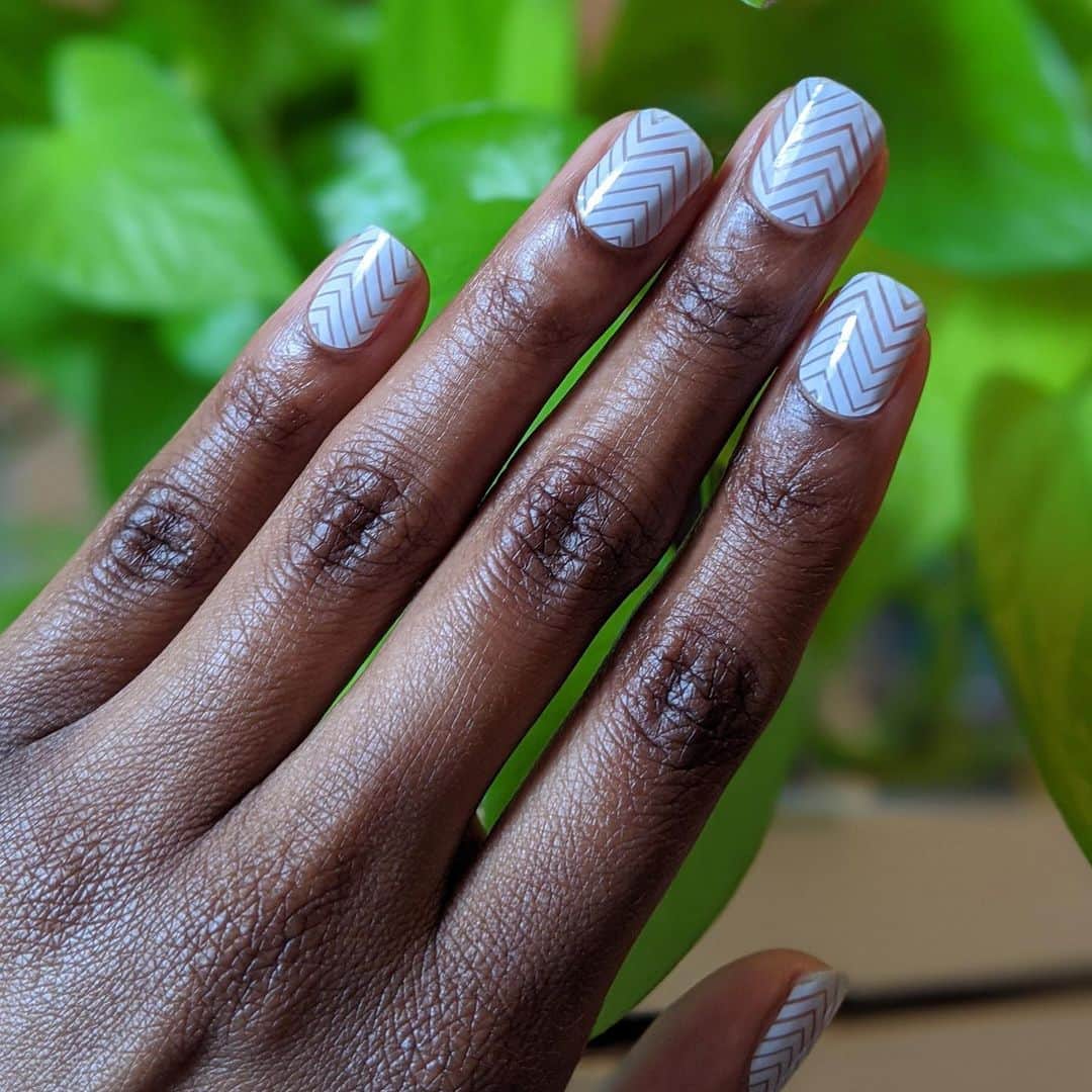 Jamberryのインスタグラム：「What are you wearing this #manimonday ? || Featured: #firststepjn . . #stylebox #styleboxbyjamberry #jamberry #jamberrynails #jamberrygelstrips」