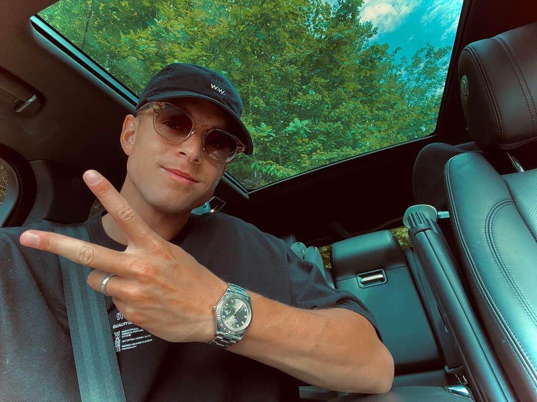 クリストファー・ピーターソンのインスタグラム：「Sommar med familj och vänner, oslagbart! 🙌🏽」