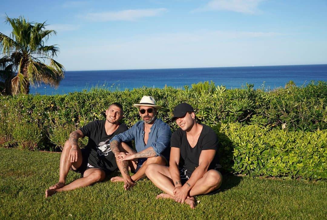 マルコ・ヴェッラッティのインスタグラム：「Toujours un plaisir de te retrouver amico mio @pocho22lavezzi @ferra_f90」