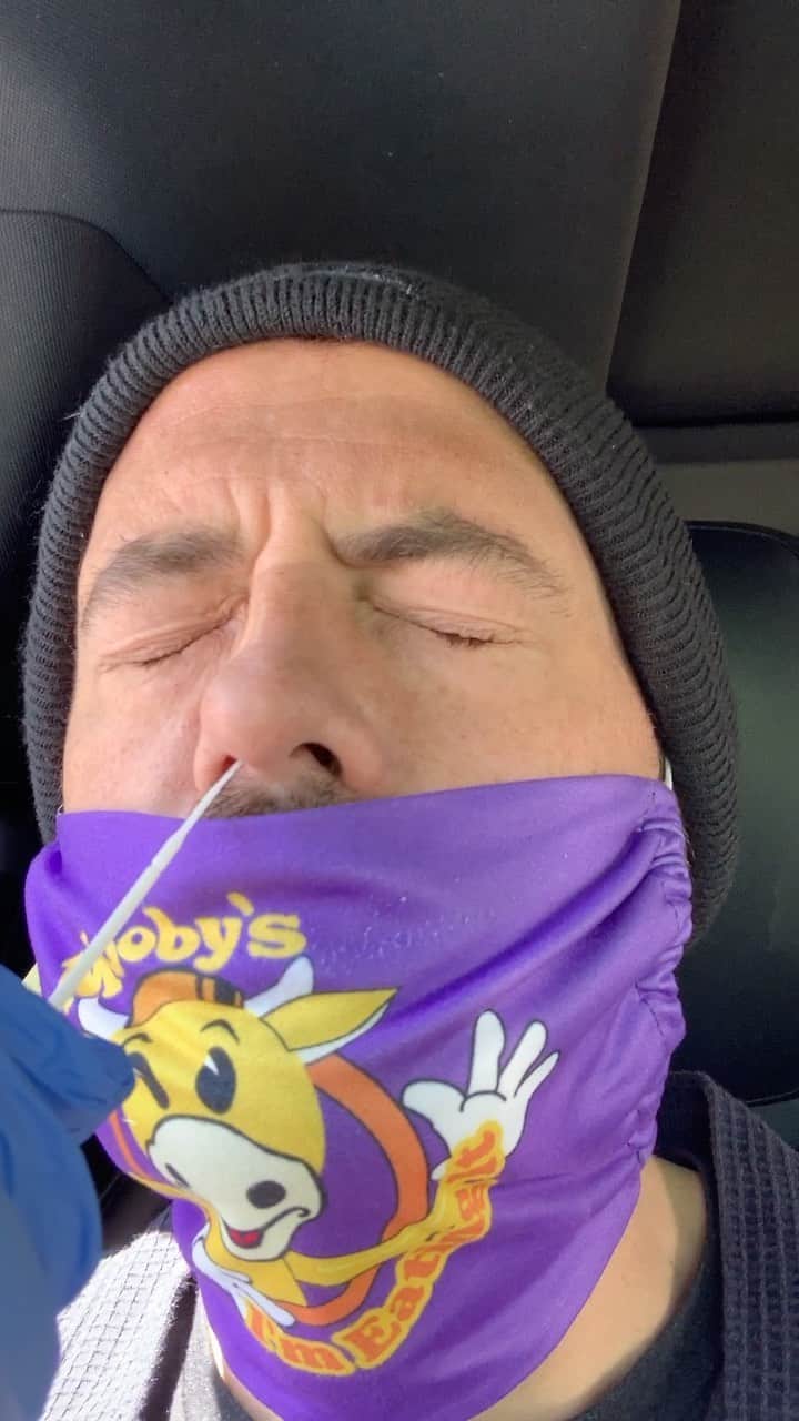 ケヴィン・スミスのインスタグラム：「So @harleyquinnsmith, her boyfriend @austinzajur, and I got tested for Covid at a drive-up center on Olympic. This is what it looked (and felt) like.」