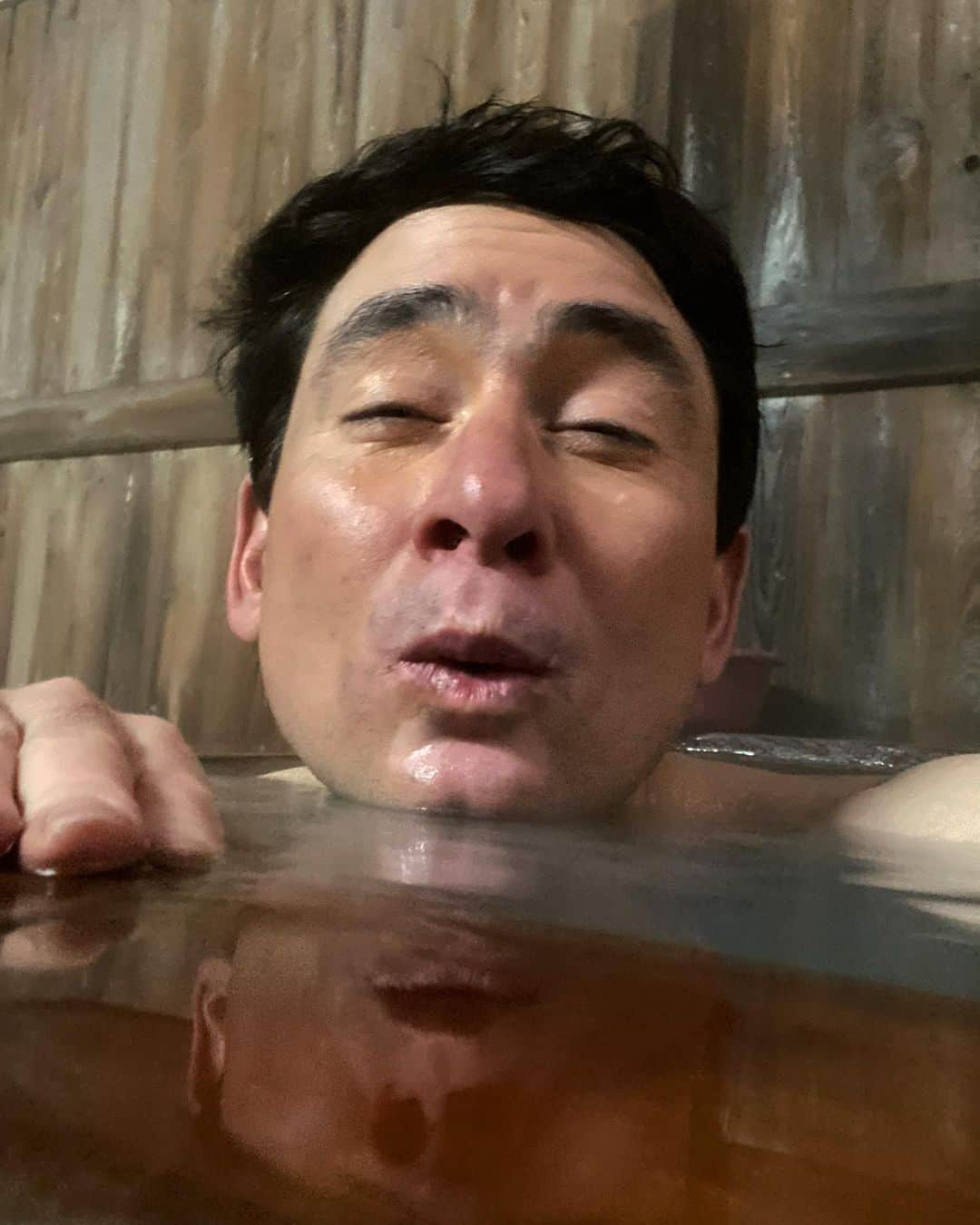 野口健さんのインスタグラム写真 - (野口健Instagram)「渋御殿湯さんのお湯に浸かりたい… あともう少しの辛抱！　　のはず！！！ #野口健#渋御殿湯」6月9日 14時35分 - noguchiken8848