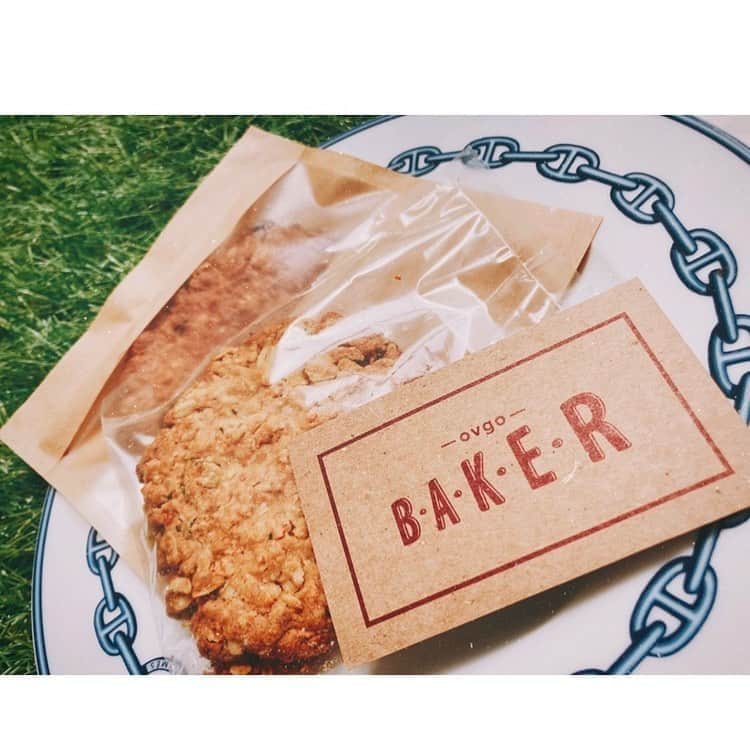 宮本笑里さんのインスタグラム写真 - (宮本笑里Instagram)「クッキー作るのも好きだけど、このザックザク食感やみつきになる♪しかもヴィーガン。 ネットでも購入できますよ🍪 #ovgo #ovgobaker #vegan #ヴィーガン #クッキー #cookie #organic #HERMES #おやつ」6月9日 13時15分 - emirimiyamoto