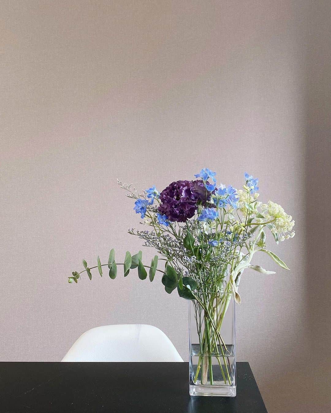 伊藤友奈さんのインスタグラム写真 - (伊藤友奈Instagram)「June Flowers #花瓶#六月のお花」6月9日 13時23分 - youna.ito