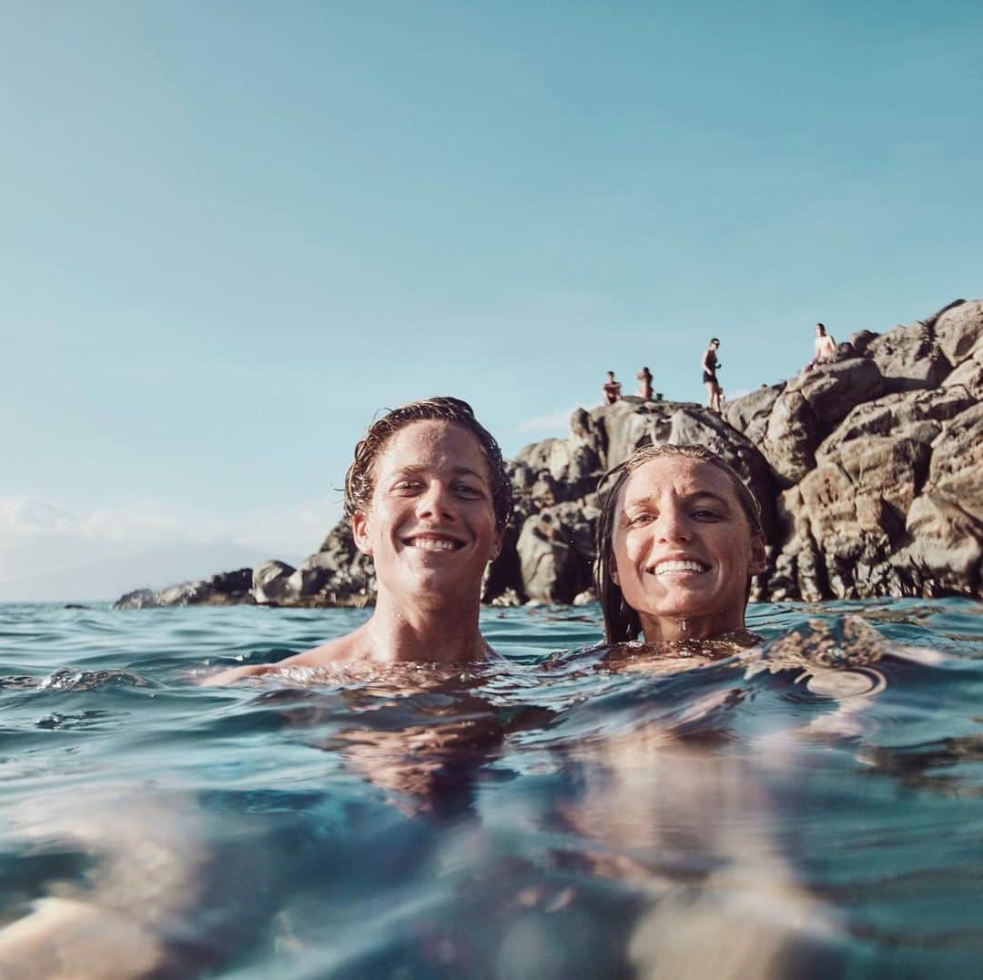 レイキー・ピーターソンのインスタグラム：「Happy World Ocean Day! We sure are lucky to have our oceans to play in and enjoy. I’m lucky enough to call it my office, but it’s also my happy place and where I have had some of the best times of my life. The Ocean gives us all so much so let’s make sure we work together to protect it and give back 💙 thanks for the photos- @williekessel」