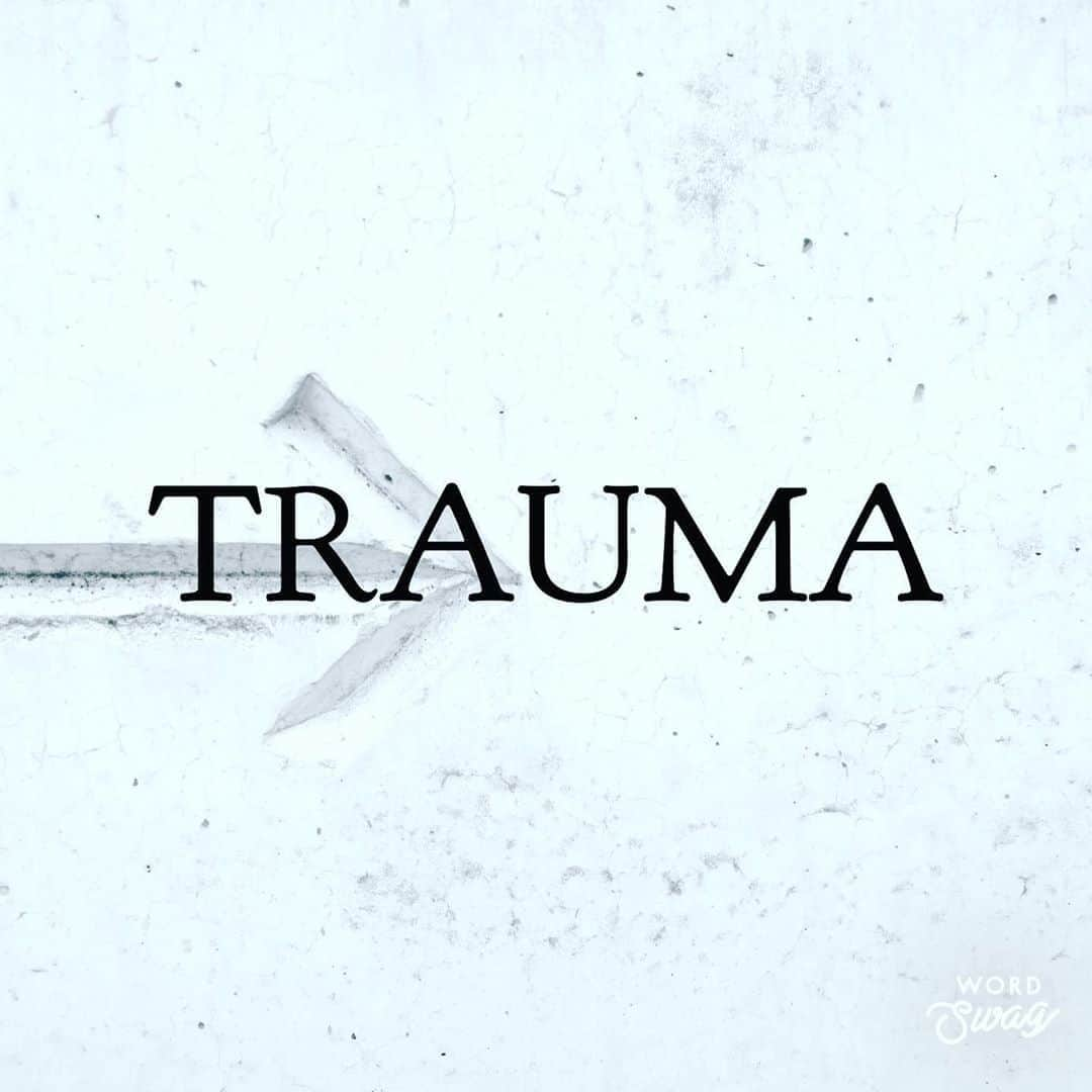 SHANTIのインスタグラム：「Trauma is not a mental illness. Trauma comes in many forms. Some bigger than others. Trauma can be passed on for six generations. Each person responds and copes with this in different ways. Much of what defines their actions and decisions. Trauma can be one single time that your father yelled at you. You see, up until age 7 our brain wave state is in a suggestible state. One traumatic moment can become a trigger for experiences years down the line.  Accessing these moments and releasing unexpressed emotions, misunderstandings, all sorts of energetic limitations creates space within you. Confrontation may feel unsafe to you while there is fear of judgment and self judgement. However the inner work you put in is going to open your heart up in ways beyond expectation. When your body mind and heart feels safe to start this journey I am here for you. Link in Bio. #traumahealing #trauma #heal #bodymindspirit #connect #alignenergy #soundmeditations #iamhereforyou #spiritualawakening #innerchildhealing #yourtherapist #soundtherapyhealing #soundtherapy #guidedmeditation #meditationcoach #counselling #onlinecounselling #lightworker #energyhealing」