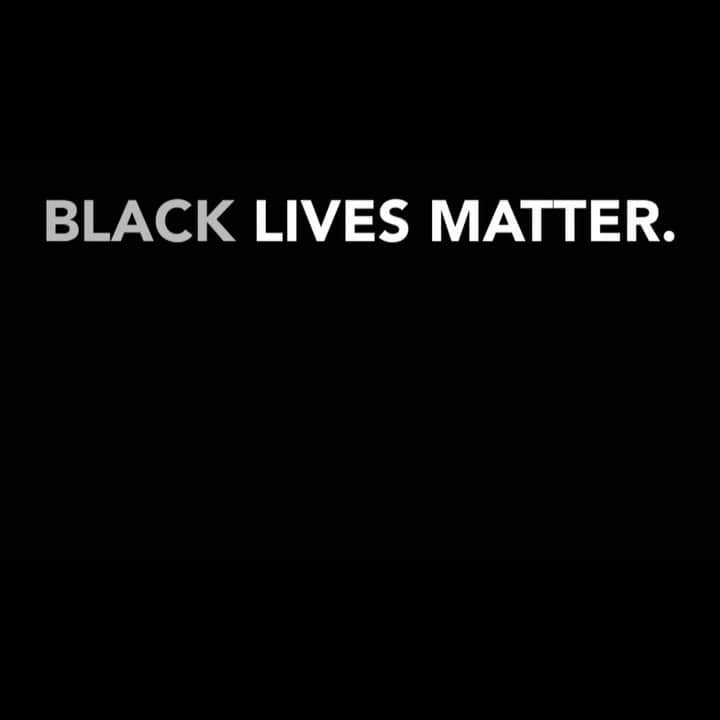 シャンテル・ヴァンサンテンのインスタグラム：「Black Lives Matter. 🖤  We stand in solidarity with the Black Community and commit to doing the work to dismantle the systemic inequality in our industry. 🖤  We are proud to support @cocosouthla who has been serving Los Angeles for 30 years. (Link in my bio) 🖤  @forallmankind_  @appletv  @sptv」