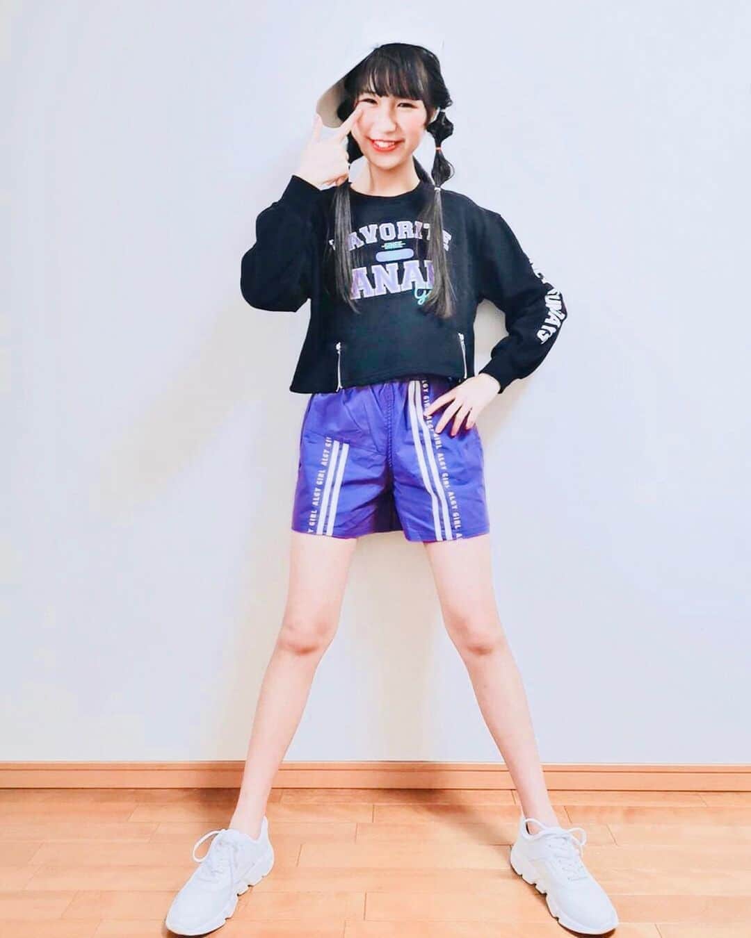 ニコ☆プチのインスタグラム：「🌸🦸‍♀️✨ スー読コーデ第3弾は トレンド大好きミーハーガール👧🏻💜 かえでちゃん🧁🖤 . . スタイル抜群で、みんながうらやむくらいの美脚の持ち主🥴💞 テイストに縛られず、着たいものを着る‼︎ そのマインドが素晴らしい👏✨💘 #スーパー読者モデル  @maple09_oks  #スー読 #コーデノック  #specialthanks」