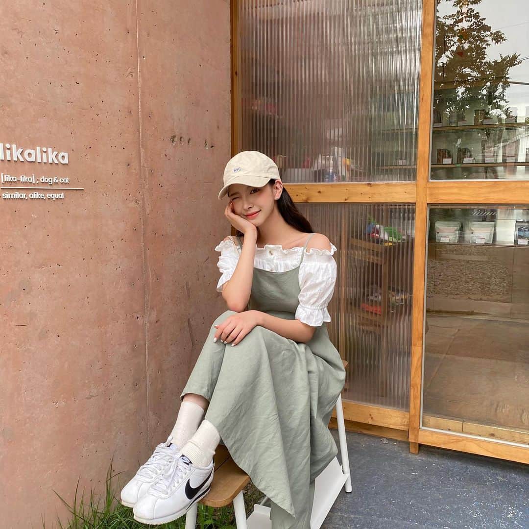 Chuuのインスタグラム：「오늘 하루도 화이팅!🌿 #chuuseoul」