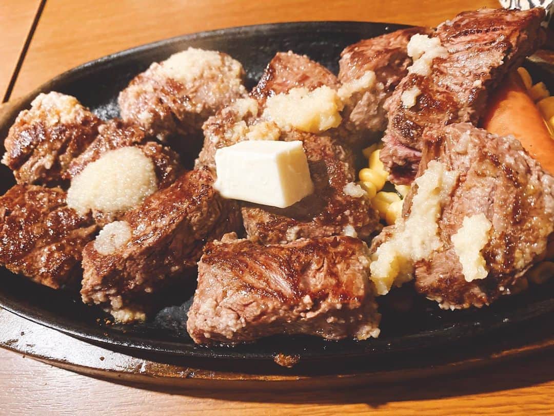 青木泰寛さんのインスタグラム写真 - (青木泰寛Instagram)「飲んじゃうと食べれないんだけど ここだとライスもビールもいっちゃうんだよ  たまらん！  #ステーキ #steak」6月9日 8時14分 - yasuhiro.aoki814