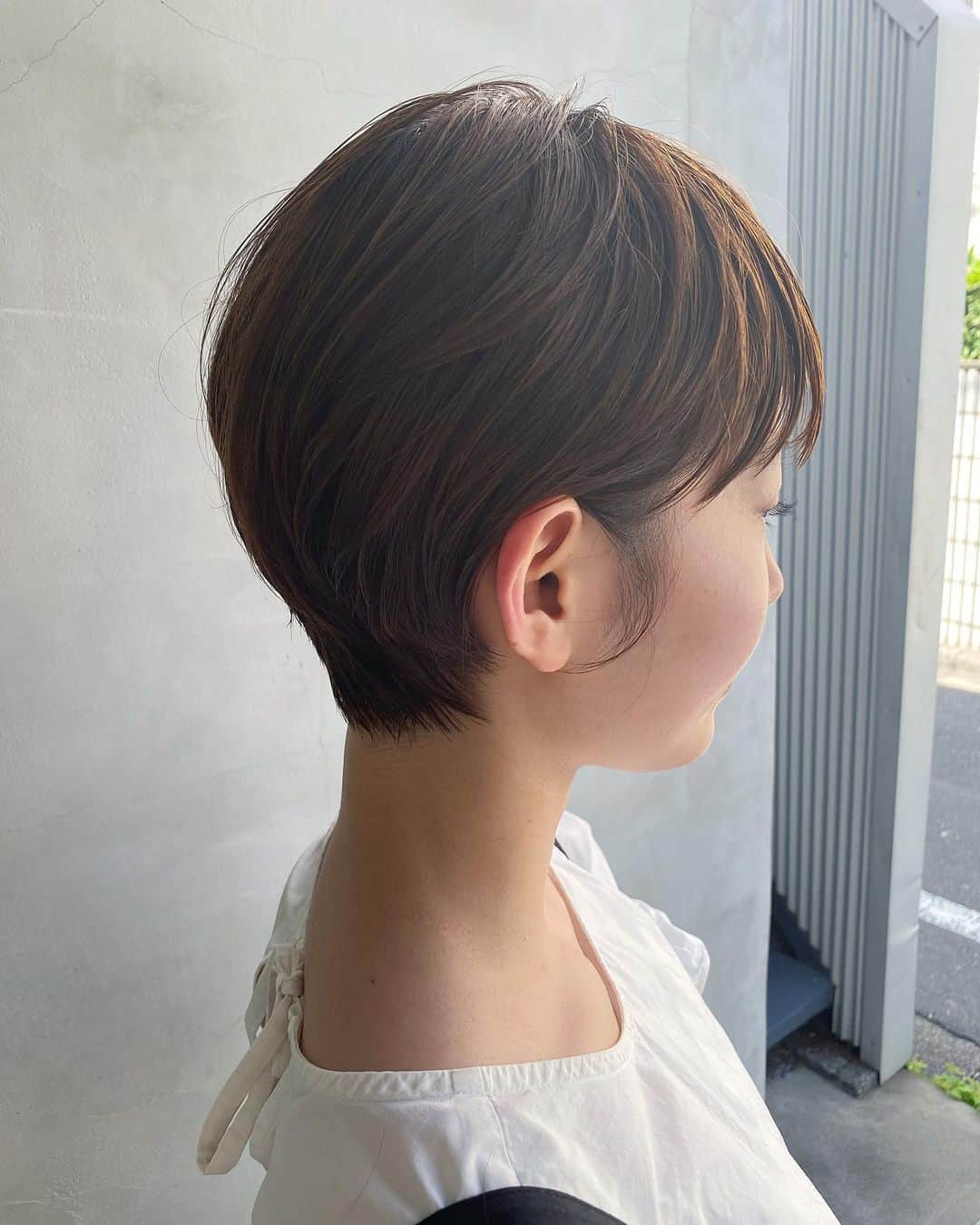 野口和弘のインスタグラム：「後頭部に丸みがない方でもこのスタイルならフォルムが綺麗に見えるよ。 #このお客様も #僕と同じで #ゼッペキさん #cieca.」
