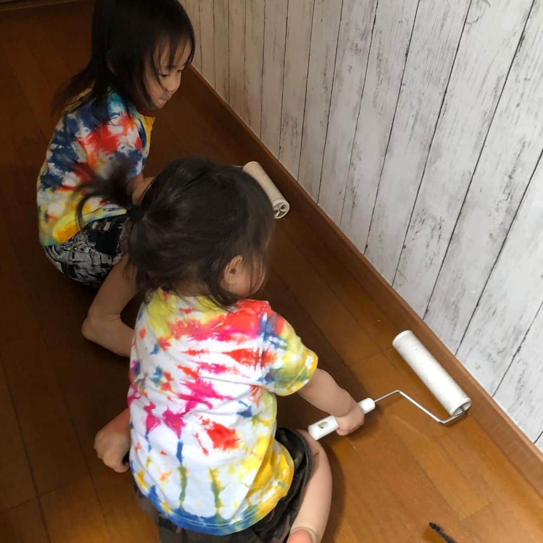 美奈子さんのインスタグラム写真 - (美奈子Instagram)「おはよーーーーう( *´艸｀) 今日は暑いね。  そろそろ熱中症などにも 気をつけつつ 今日も元気にがんばるぞーーーい✿...*ﾟ  #おはよう #お掃除のお手伝い #ゆづこゆ #ありがとう #美奈子」6月9日 9時36分 - minako_official