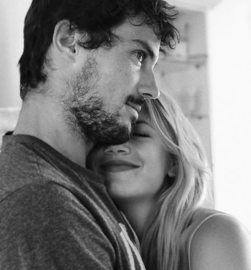 のインスタグラム：「2 años de felicidad con vos! Te amo con todo mi corazón y como decimos siempre, por muchos más ❤️❤️❤️❤️」