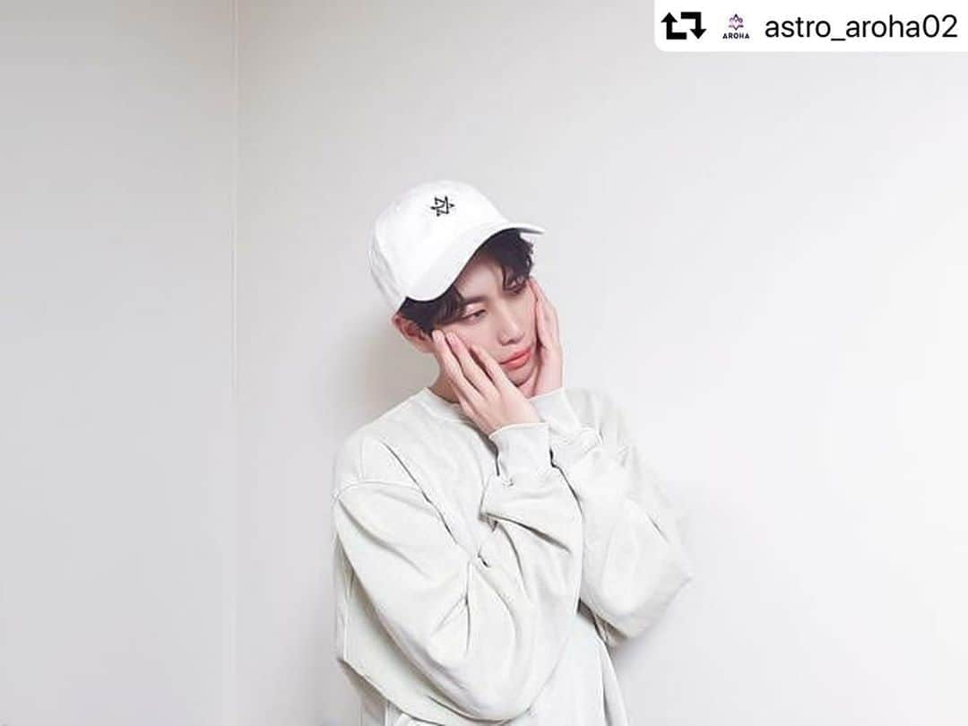 allkpopTHESHOPさんのインスタグラム写真 - (allkpopTHESHOPInstagram)「#repost @astro_aroha02 ・・・ 200602_ ASTRO MJ @allkpoptheshop Update  ASTRO X AKP  #MJ #엠제이 ASTRO Logo Dad Hat  LINK 👇 https://shop.allkpop.com/collection/astro-x-akp  #ASTRO #아스트로 #AROHA #JINJIN #진진 #MJ #엠제이 #EUNWOO #차은우 #MOONBIN #문빈 #ROCKY #라키 #SANHA #산하 #GATEWAY #KNOCK」6月9日 10時28分 - allkpoptheshop