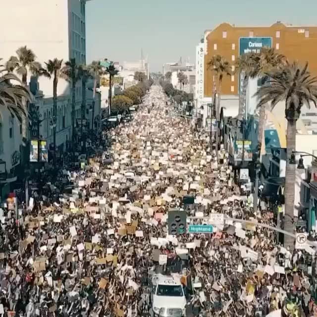 アダム・シャピロのインスタグラム：「City of Angels. Way to show up for our BIPOC friends. Thank you. This is inspiring.」